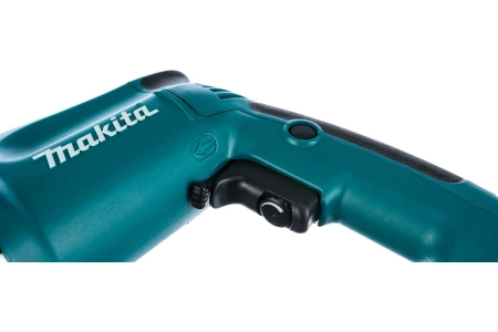 Дрель Makita DP4011 (720Вт, БЗП 1.5-13мм,0-1200/2900об/мин, реверс) 2.3кг